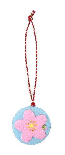 季節の提案商品「香りの根付　桜」